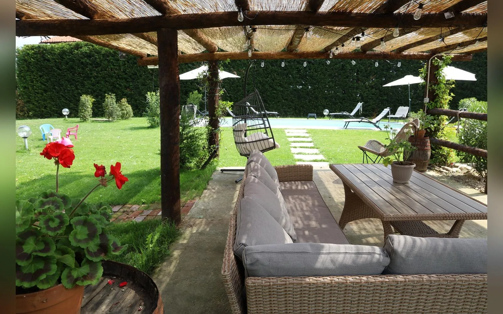Esterni di Tenuta Beatrice, Castell'Alfero (Piemonte) (foto 7)