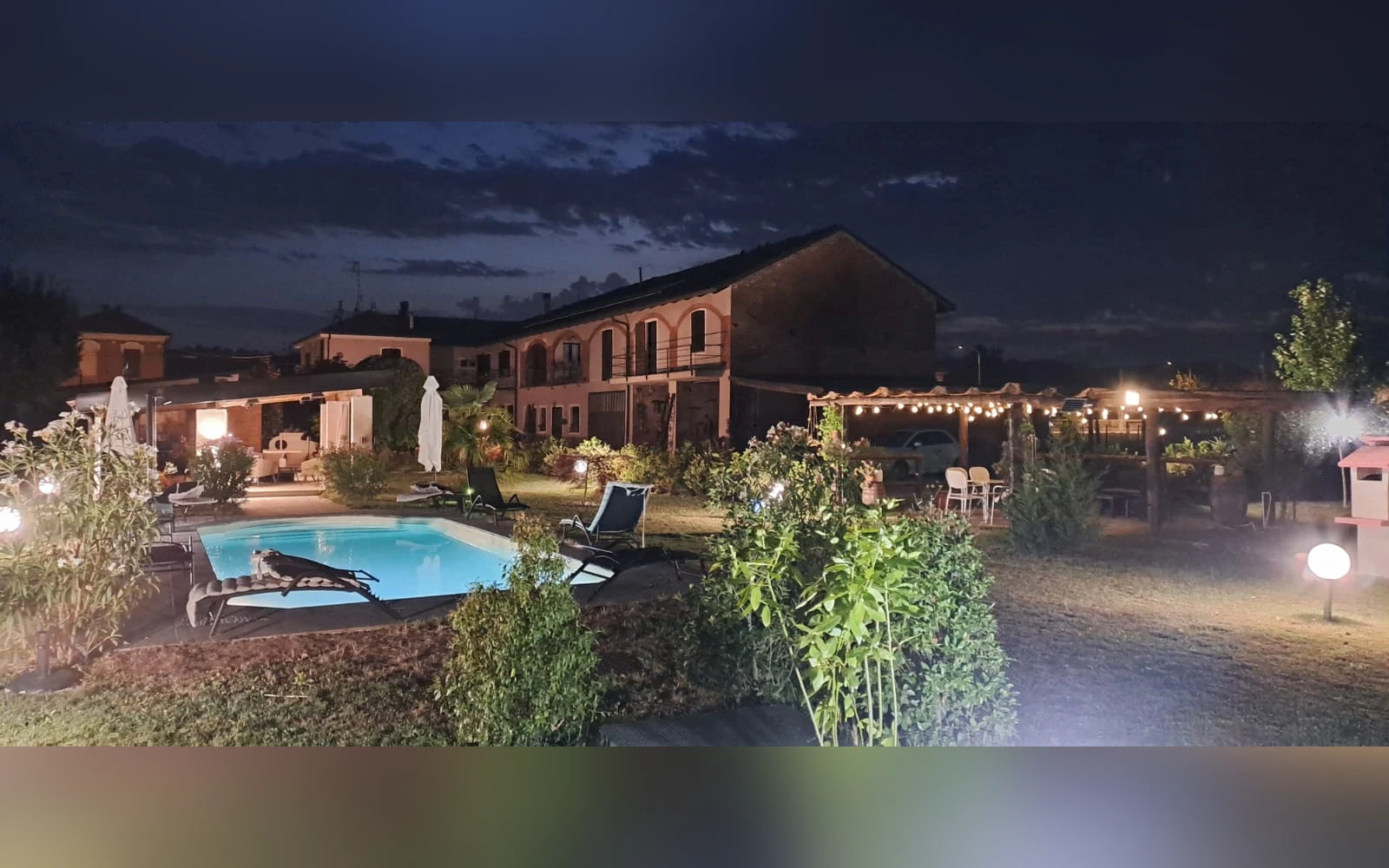 Esterni di Tenuta Beatrice, Castell'Alfero (Piemonte) (foto 86)